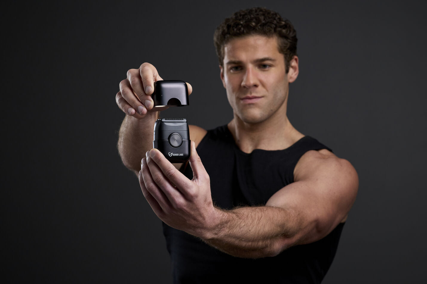 Edge 4 Blade Wet & Dry Compact Foil Shaver